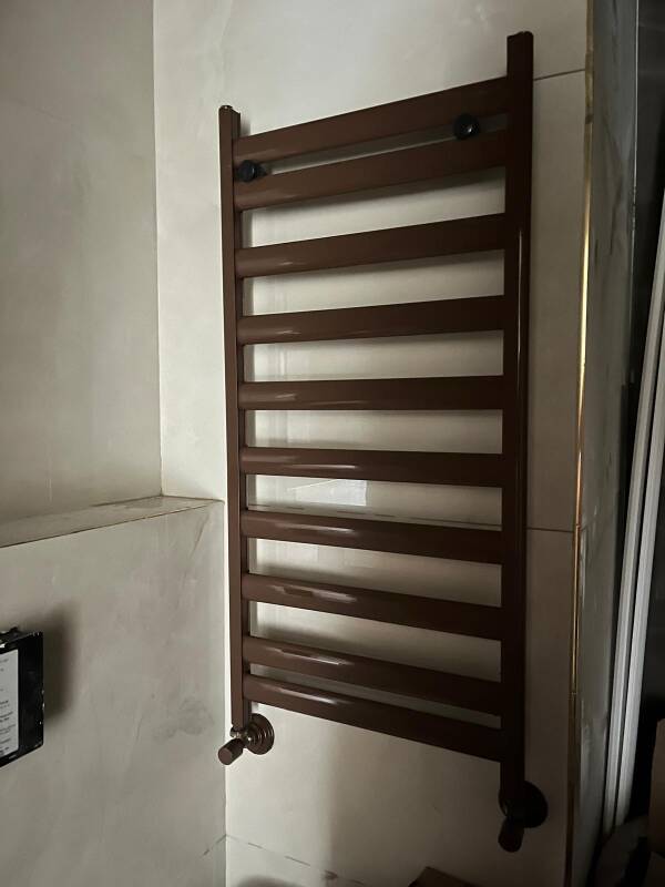 Kahverengi 1/2 Köşe Radyatör Vanası - 1